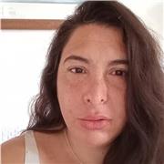 Hola, soy Florencia, estoy para ayudarte a rendir materias de la facultad de derecho, especialmente familia, contratos, finanzas